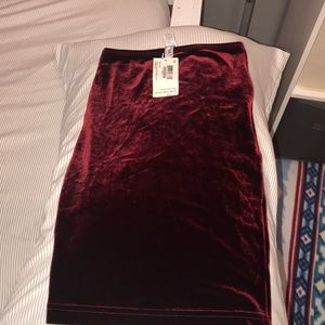 STRETCH RED VELVET PENCIL SKIRT fr AMER. APPAREL